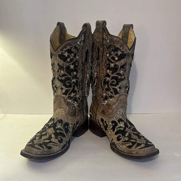 Corrals Womens Boot Size7M stock#A 3648 Cowhide leather, sequin embellishments - Picture 2 of 6